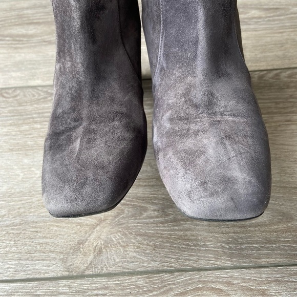 ROGER VIVIER Polly Suede Buckle Knee  Boot In Grey - Picture 5 of 15